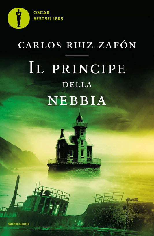 Book cover of 'Il Principe della Nebbia' by Carlos Ruiz Zafón with a lighthouse in foggy waters.